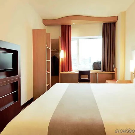 מלון Ibis Centre Bastille 3*