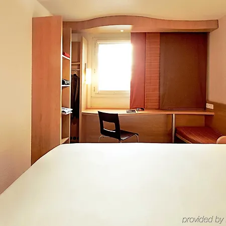 Ibis Centre Bastille Hotel 3*