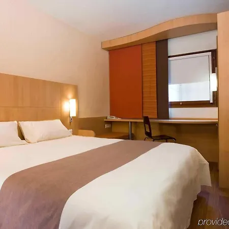Hotel Ibis Centre Bastille 3*