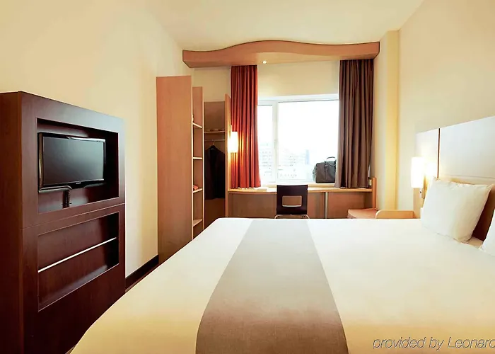 Hotel Ibis Centre Bastille 3*