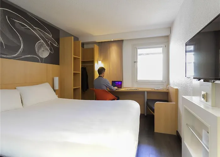 Ibis Centre Bastille Hotel 3*